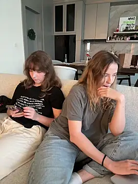 Nura_n_Sarah live sex cam