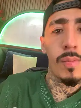 Donovan_Desmond webcam