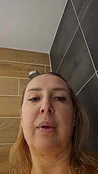 Webcam Model (MariaRichi_)  is live.Free join now!