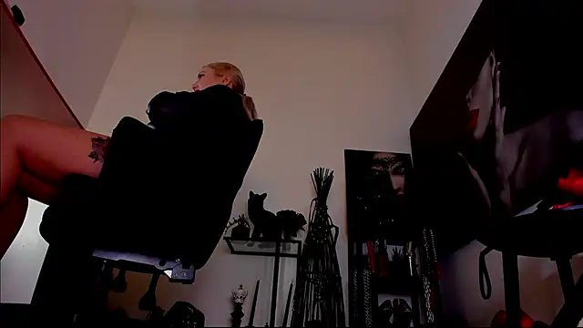 MistressDemi webcam