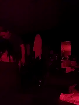 Hotredheadandtoungelasher webcam