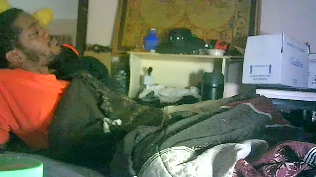 ON3YOULLN3VER_FIR3 webcam