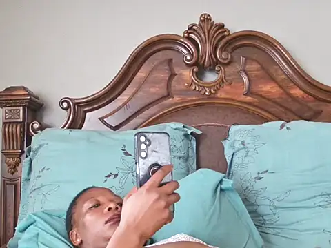 kinkyliciouse23 webcam