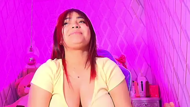 NicolleTaylor webcam