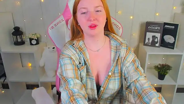 jinny_ginger (F teen) - Suck your finger close to the cam
