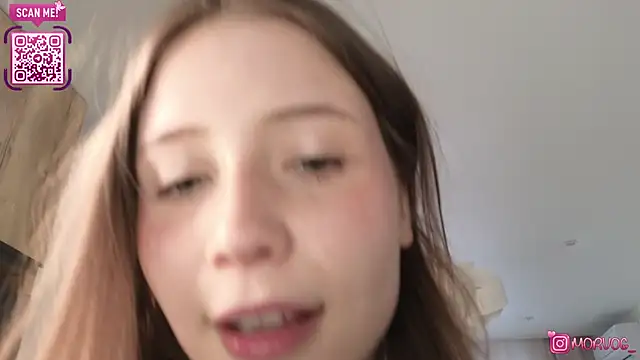 delorathecookiee webcam