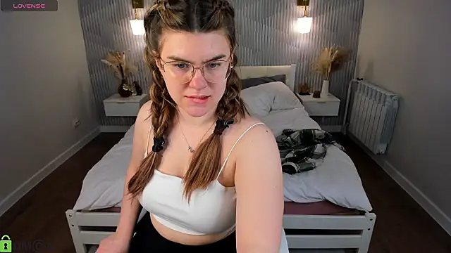 zoe_j0y webcam