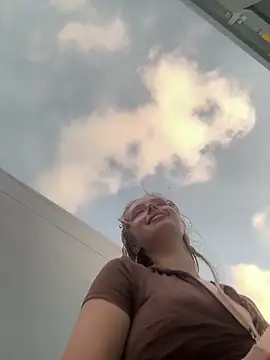 sunnyshiney - SunnyShiney's free webcam - UK Sex Cams