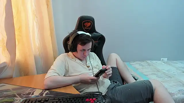 iliaskrislove - Iliaskrislove's free webcam - UK Sex Cams