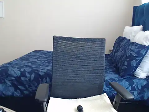 queenmandyy - QUEENMANDYY's free webcam - UK Sex Cams