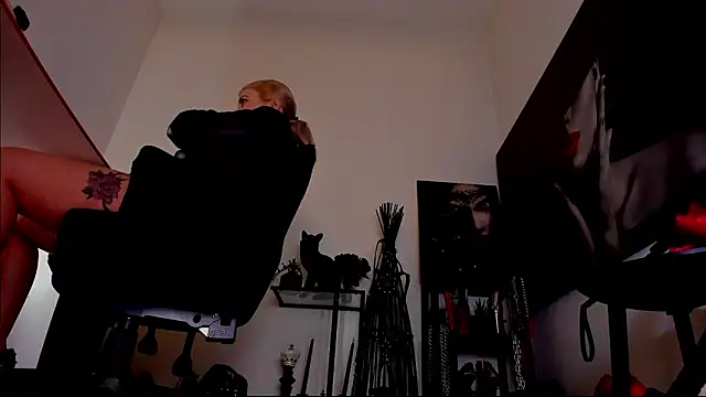 MistressDemi webcam