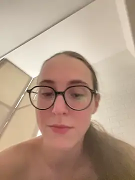 martiniiselenna - MartiniiSelenna's free webcam