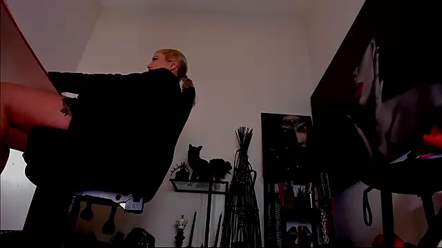 MistressDemi webcam
