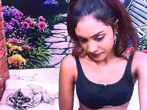 IndianPretty14u2Luv webcam