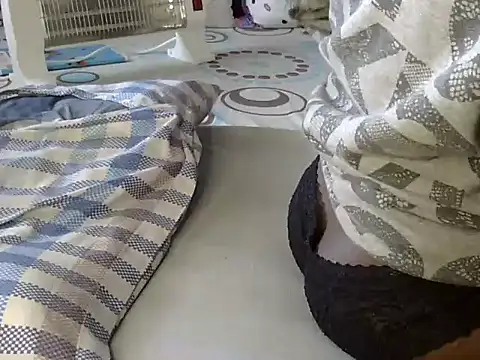 Playroom_queen webcam