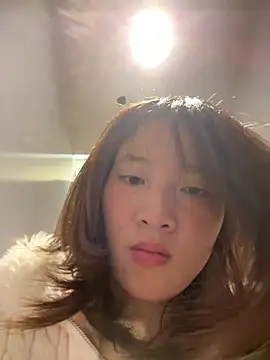 美女littleqiu在线直播