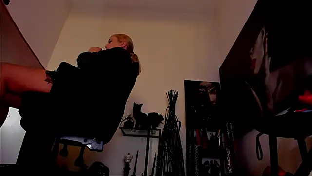 MistressDemi webcam