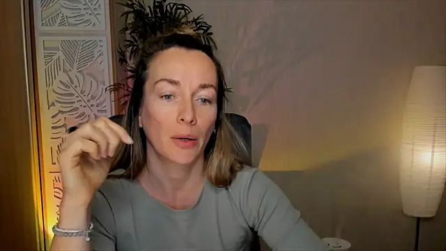 RebeccaMartinez webcam