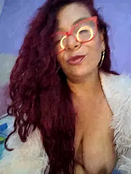 Scarlet_curly8a webcam