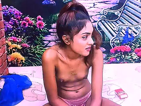 IndianPretty14u2Luv webcam