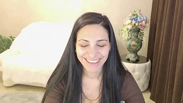 LovelyBeatrice webcam