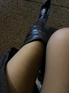 美女petoys在线直播