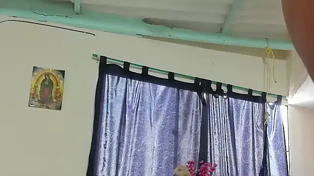 Latin_Mature975 webcam