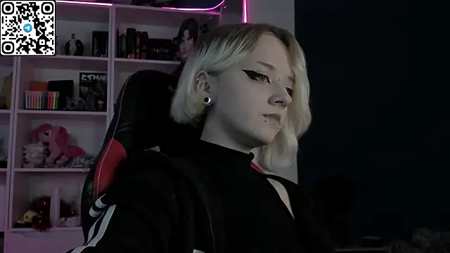 Holy_Mistress_S webcam