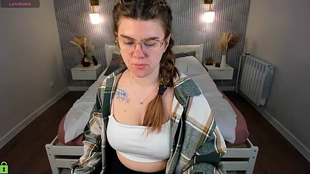 zoe_j0y webcam