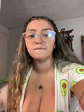 Webcam Model (Melannyy_)  is live.Free join now!