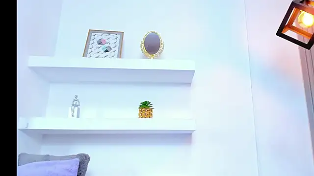 IsabellaMonet webcam