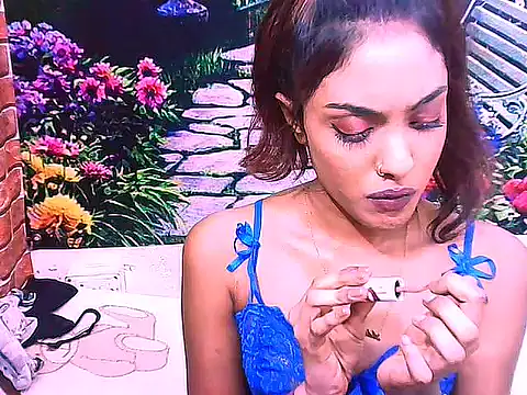 IndianPretty14u2Luv webcam