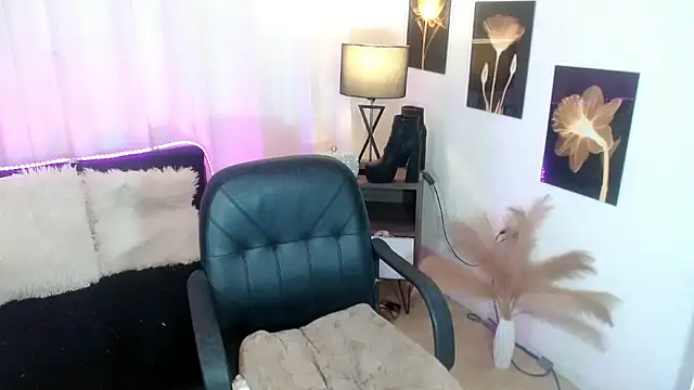 FuckingDolls69 webcam