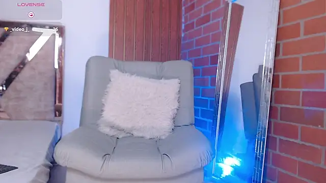 AGATHAA_WHITE webcam