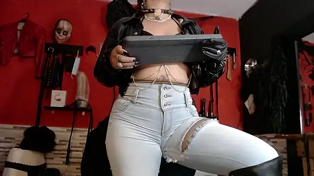 Miss_Mirandaa webcam