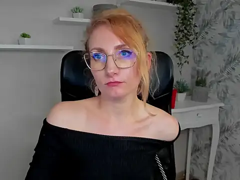 cinderellamoon - CinderellaMoon's free webcam - UK Sex Cams