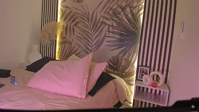 Samaantha-White webcam