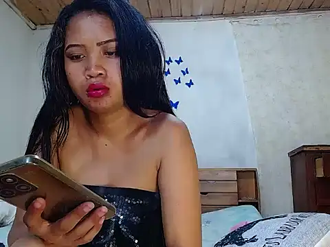 Princess_Ariahsquirty webcam