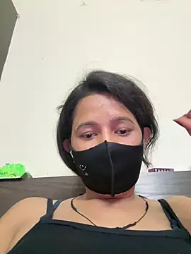 Webcam Model (raavigirl)  is live.Free join now!