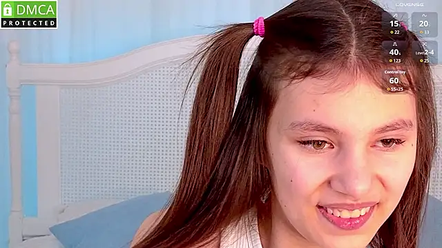 Little__Lunaa webcam