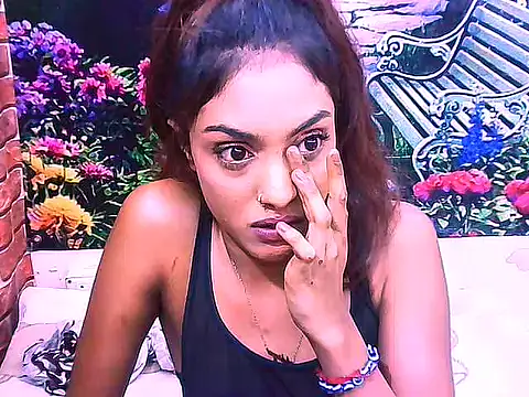 IndianPretty14u2Luv webcam