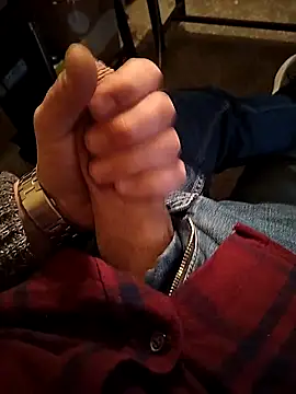 I-we_alwaYs_In_PubliC webcam