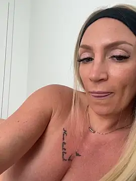 irina_k0valenk0 webcam