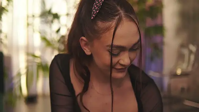 HotBustyBabeX webcam