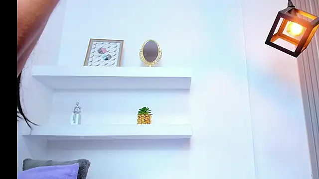 IsabellaMonet webcam