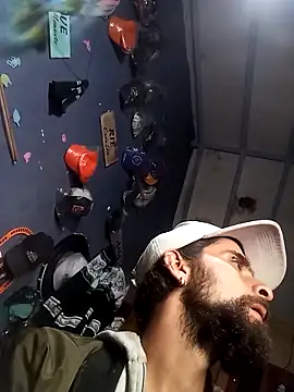 hairy_mannn (M young) - Take off my clothes