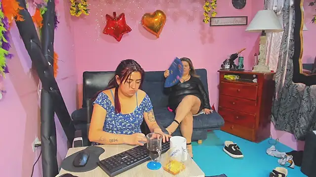 lesbiancuple webcam