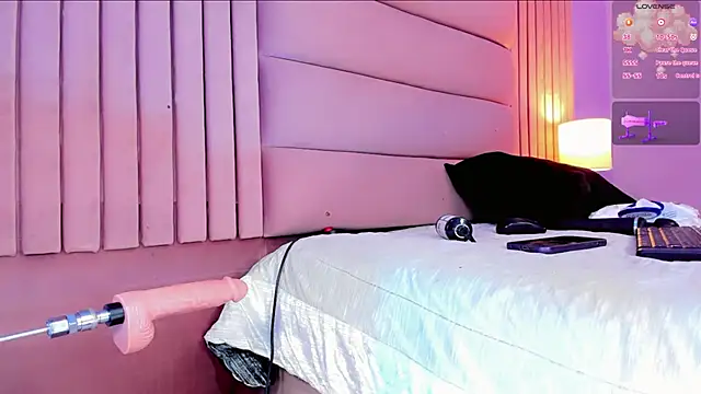 Camille_deluxe webcam