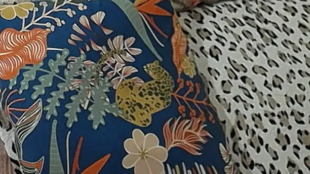 SquirtyEleanor webcam