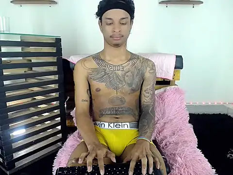 Tatoo_Noah webcam